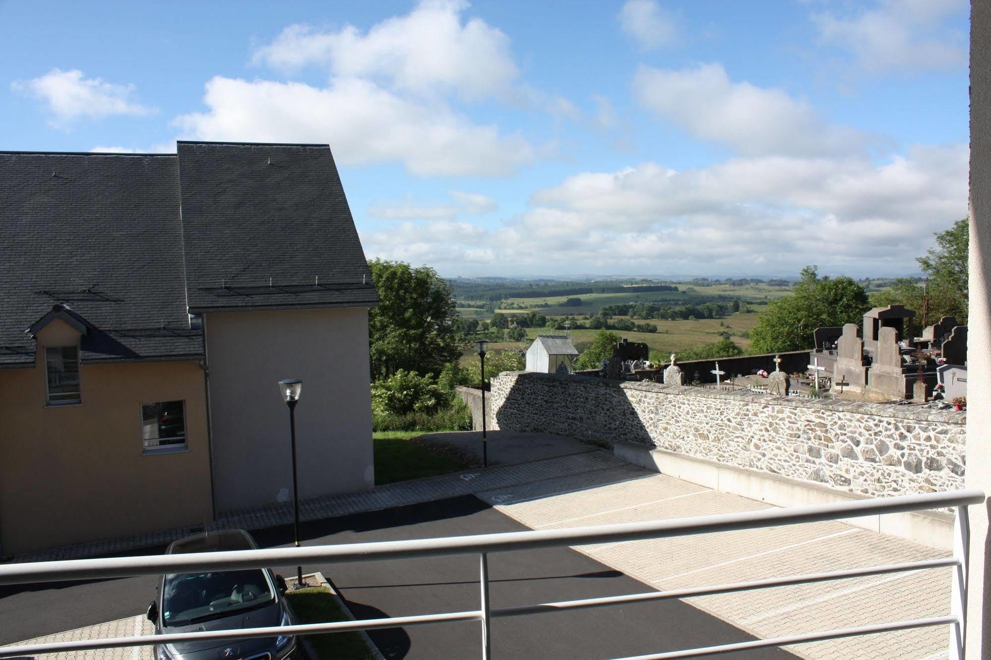 الشقق الفندقية Picherandeفي  Aux Balcons Du Sancy المظهر الخارجي الصورة